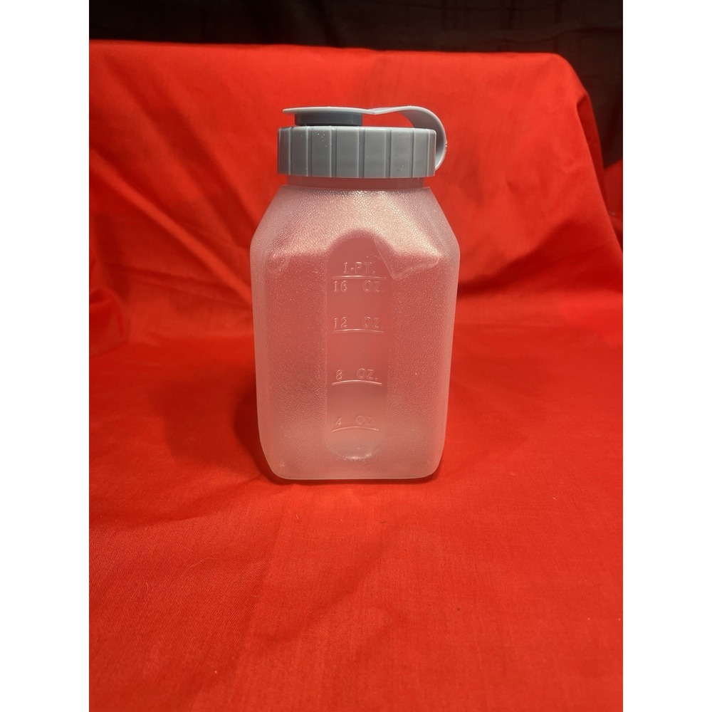 Rubbermaid 1 Pint Servin Saver Beverage Container 0229 Vintage Blue Flip Top Lid